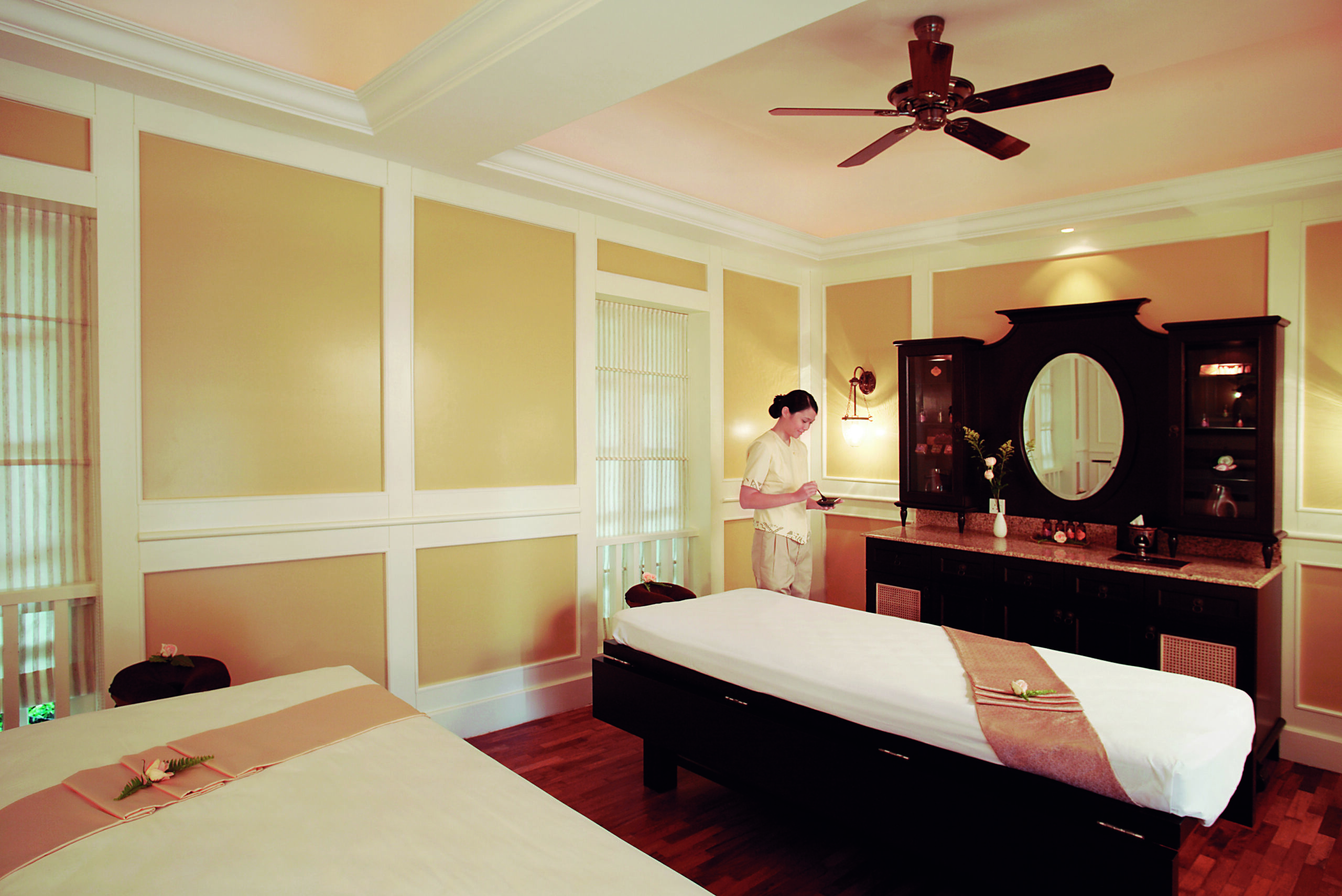 CHR - Spa_Village_Treatment_Room